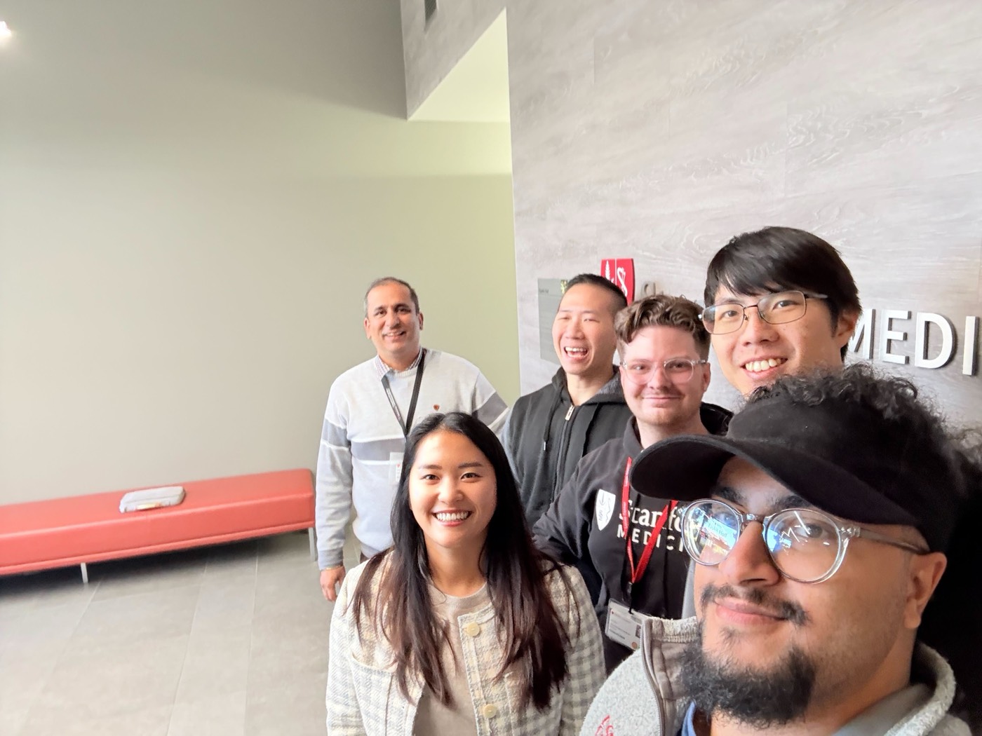 Brain Dynamics Lab members at Yúukiš Hall, Stanford Medicine